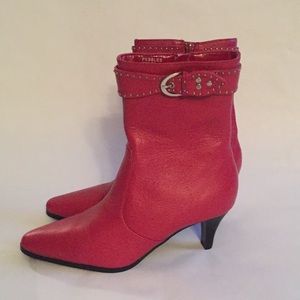 Pebbles boots sz 8, new